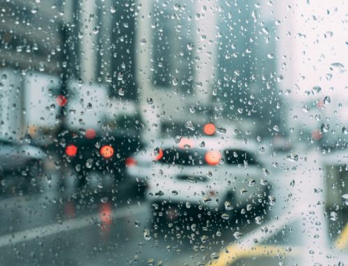 ¿Cómo prevenir accidentes cuando llueve?
